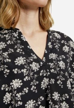 Smith&SoulVINCE - Blus - Black Print -Vero Moda butik. 0b4e345d552f4bd9b6365e308ce973a1