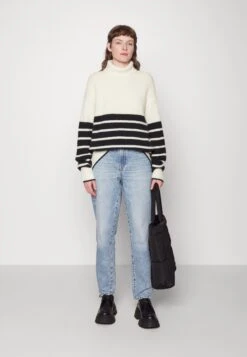 Vero Moda butik. -Vero Moda butik. 1443c6bcaa6041d38808e00c13c03a32