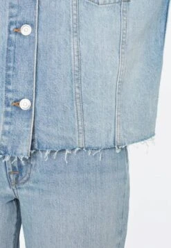 7 For All MankindJeansjacka - Light Blue 9 7 For All MankindJeansjacka - Light Blue -Vero Moda butik. 2429bcf50fe94512ae57a93999bde433