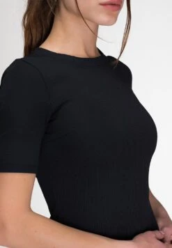 Zoe LeggingsTOSCA - Fodralklänning - Black 11 Zoe LeggingsTOSCA - Fodralklänning - Black -Vero Moda butik. 291cbf14918e43bc8c4170b782db5840