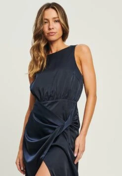 CHANCERYDELHI - Festklänning - Navy Blue 11 CHANCERYDELHI - Festklänning - Navy Blue -Vero Moda butik. 2a632c76067c42898a25c94e5f31e587