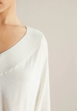 FalconeriULTRAFINE V-NECK - Stickad Tröja - Fiocco -Vero Moda butik. 2adead6bb5424cf2923a533353cfb1e9