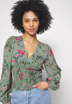 Vero Moda PetiteVMROSA V NECK SMOCK - Långärmad Tröja - Laurel Wreath -Vero Moda butik. 2e01dbf4f5b54a56a83f31e387c646f0