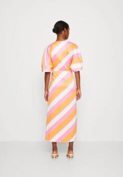Twist & TangoENYA DRESS - Vardagsklänning - Pink -Vero Moda butik. 2e4c66e9ce944908b5b1b02e7f0c1dc7