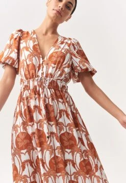 THE FATEDPROUD - Vardagsklänning - Tuscan Palms 11 THE FATEDPROUD - Vardagsklänning - Tuscan Palms -Vero Moda butik. 3b2c6ac646fa45caac9eff8f4a726f5e