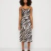 Colourful RebelCAMI ZEBRA MIDI SLIP DRESS - Cocktailklänning - Sand 1 Colourful RebelCAMI ZEBRA MIDI SLIP DRESS - Cocktailklänning - Sand -Vero Moda butik. 43db237177a1486bacb350af73ca1d61