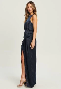 CHANCERYDELHI - Festklänning - Navy Blue 12 CHANCERYDELHI - Festklänning - Navy Blue -Vero Moda butik. 48e82cee0de948cfa0f8dc0714d7e1ce
