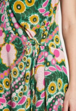 WEEKEND MaxMaraSAGOMA - Vardagsklänning - Verde 11 WEEKEND MaxMaraSAGOMA - Vardagsklänning - Verde -Vero Moda butik. 49504dbed8ec458594c42065b391f75b