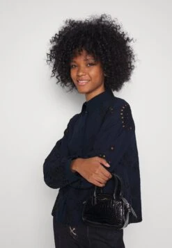 YASYASOMA - Skjorta - Sky Captain 11 YASYASOMA - Skjorta - Sky Captain -Vero Moda butik. 4bab8a0bd345413ba40650ceaeab997c