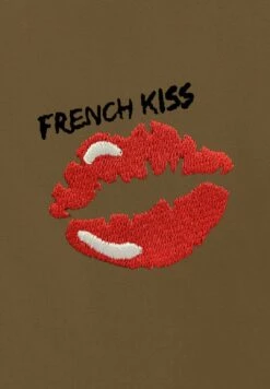 Mira ParisَFRENCH KISS EMBROIDERY UNISEX - Tunn Jacka - Khaki 7 Mira ParisَFRENCH KISS EMBROIDERY UNISEX - Tunn Jacka - Khaki -Vero Moda butik. 533c364c477240acaaa467260bfd3391