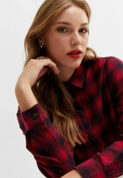 New LookLONG SLEEVE - Skjorta - Red Pattern -Vero Moda butik. 666d8e27bd684e029d1f01d7a1ea5d7e