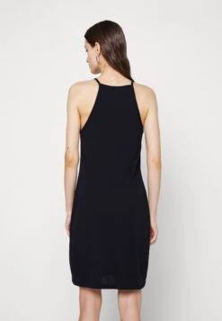 Filippa KSTRAP DRESS - Jerseyklänning - Black -Vero Moda butik. 68e39626748f4afea994218bb9626b95