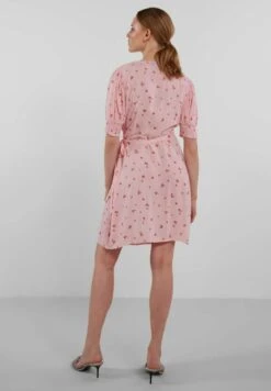 PiecesPIECES - Vardagsklänning - Crystal Rose -Vero Moda butik. 6966fd4188054ebfbd3d89b7076ae96b