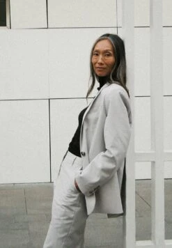 NA-KDMIT OVERSIZED - Kort Kappa / Rock - Grey 9 NA-KDMIT OVERSIZED - Kort Kappa / Rock - Grey -Vero Moda butik. 6c46ebd81ad74752a8a588920f10c50f