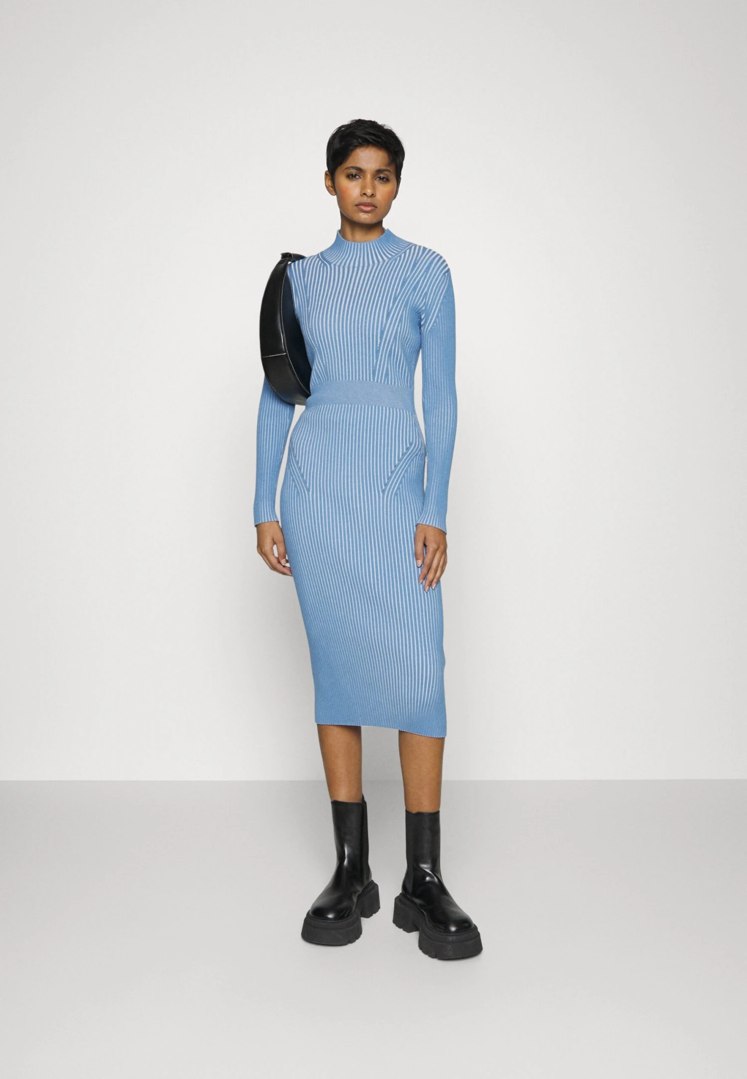 BOSSFADAR - Stickad Klänning - Open Miscellaneous 4 BOSSFADAR - Stickad Klänning - Open Miscellaneous - Bild 2