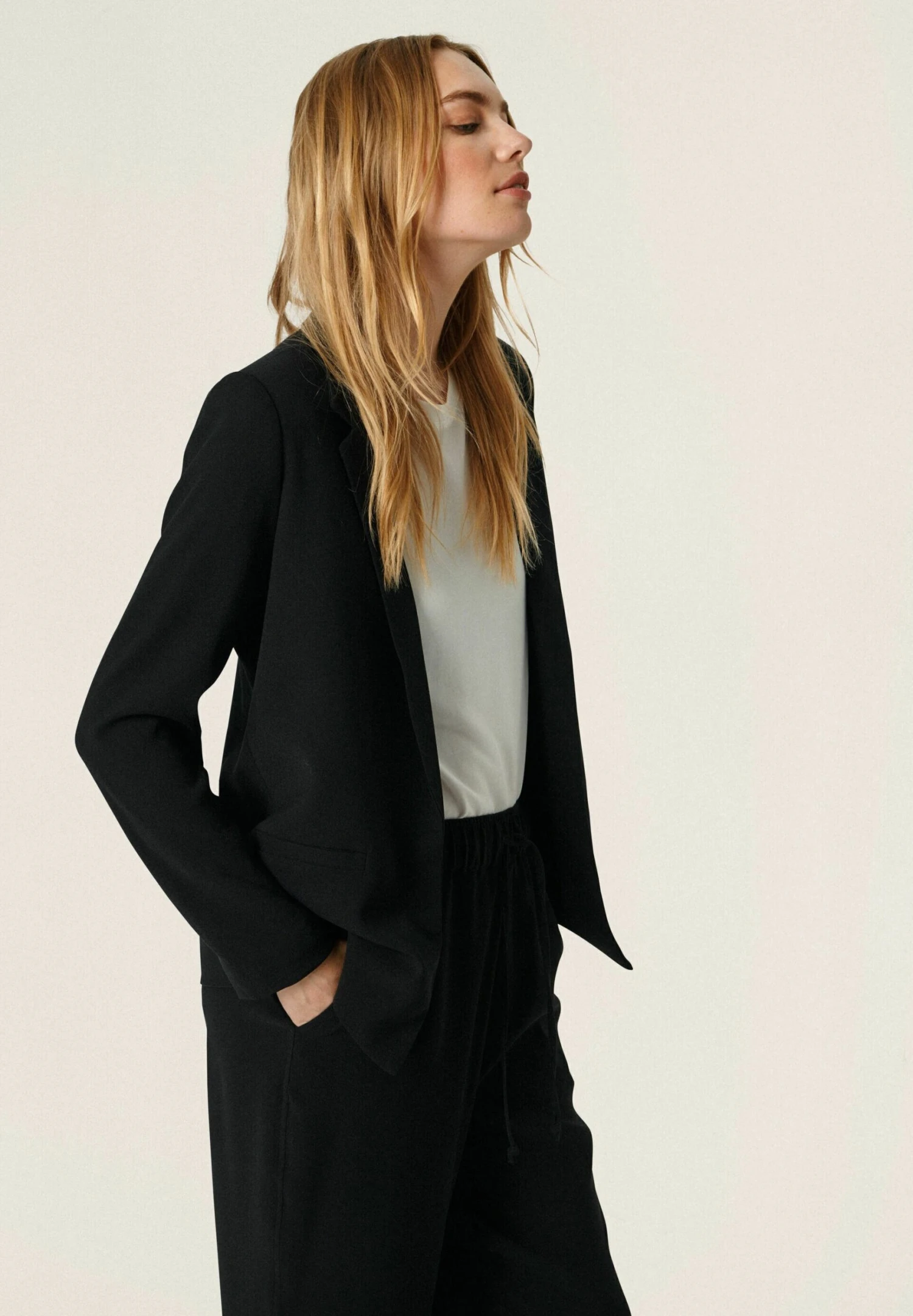 Soaked In LuxurySHIRLEY LS - Kort Kappa / Rock - Black 6 Soaked In LuxurySHIRLEY LS - Kort Kappa / Rock - Black - Bild 4