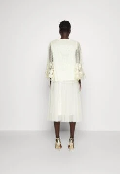 Ida SjöstedtBlus - Cream White 12 Ida SjöstedtBlus - Cream White -Vero Moda butik. 8354c119aab446e7bc0a04c559d89565