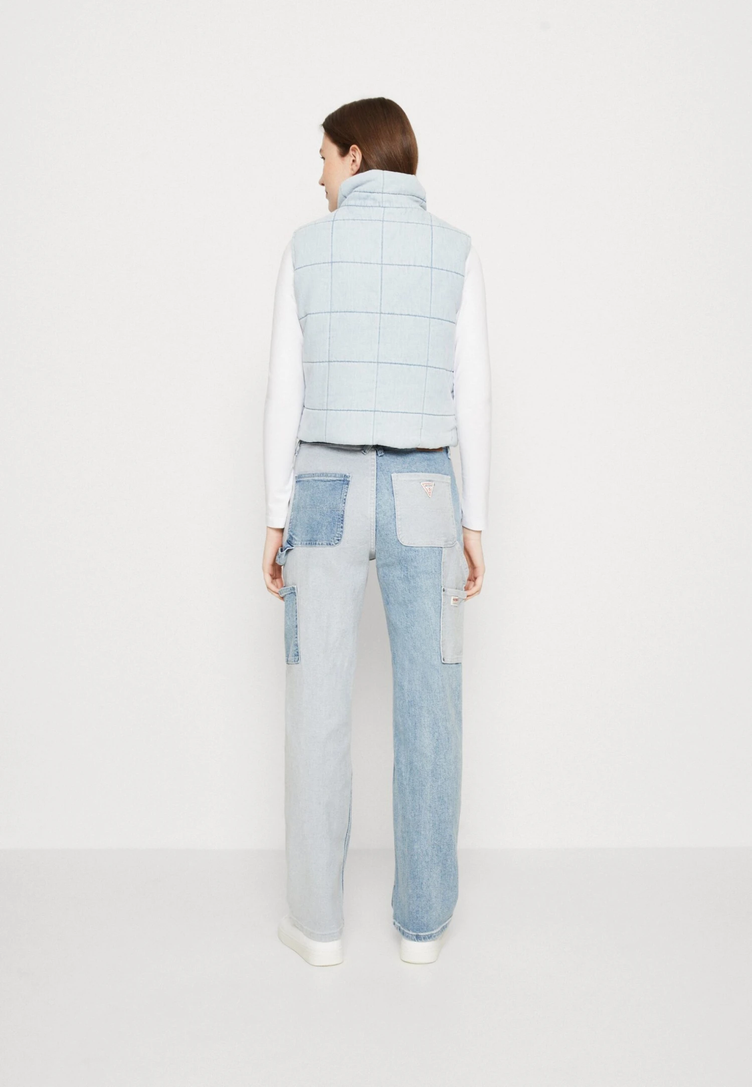 Guess OriginalsGO LANA REVERSIBLE VEST - Väst - Go Venice Light Wash 5 Guess OriginalsGO LANA REVERSIBLE VEST - Väst - Go Venice Light Wash - Bild 3