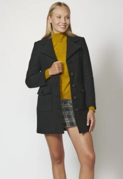 KoroshiKort Kappa / Rock - Black -Vero Moda butik. 8d10e3037f5b454f9ed191314fa29409