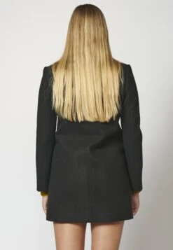 KoroshiKort Kappa / Rock - Black -Vero Moda butik. 8fb9e6499079434b8b4c9e18c5cd08c0