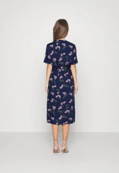 Vero Moda PetiteVMVICA SHIRT DRESS - Skjortklänning - Dark Blue Deinim -Vero Moda butik. 98c548c76cbf4da188c37898562a0201