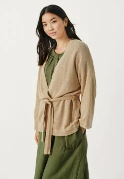 Part TwoSURAYAPW CA - Kofta - White Pepper