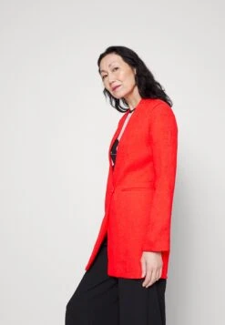 Another Label Another-LabelMARLEY - Kort Kappa / Rock - Poppy Red 11 Another Label Another-LabelMARLEY - Kort Kappa / Rock - Poppy Red -Vero Moda butik. 9b6f16008fe3457a9b39d3769bf52a61