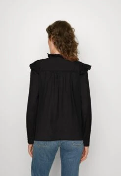 Sofie SchnoorSkjorta - Black 10 Sofie SchnoorSkjorta - Black -Vero Moda butik. 9c4efbd5aced4a2db9bbe6c6a416d727