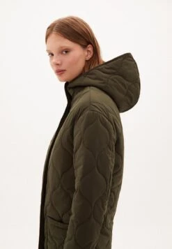 Hoss Intropia2 T KI PLUMAS FINO CAPUCHA - Vinterkappa /-rock - Black -Vero Moda butik. abe338d7316742c28f82a861306247ae