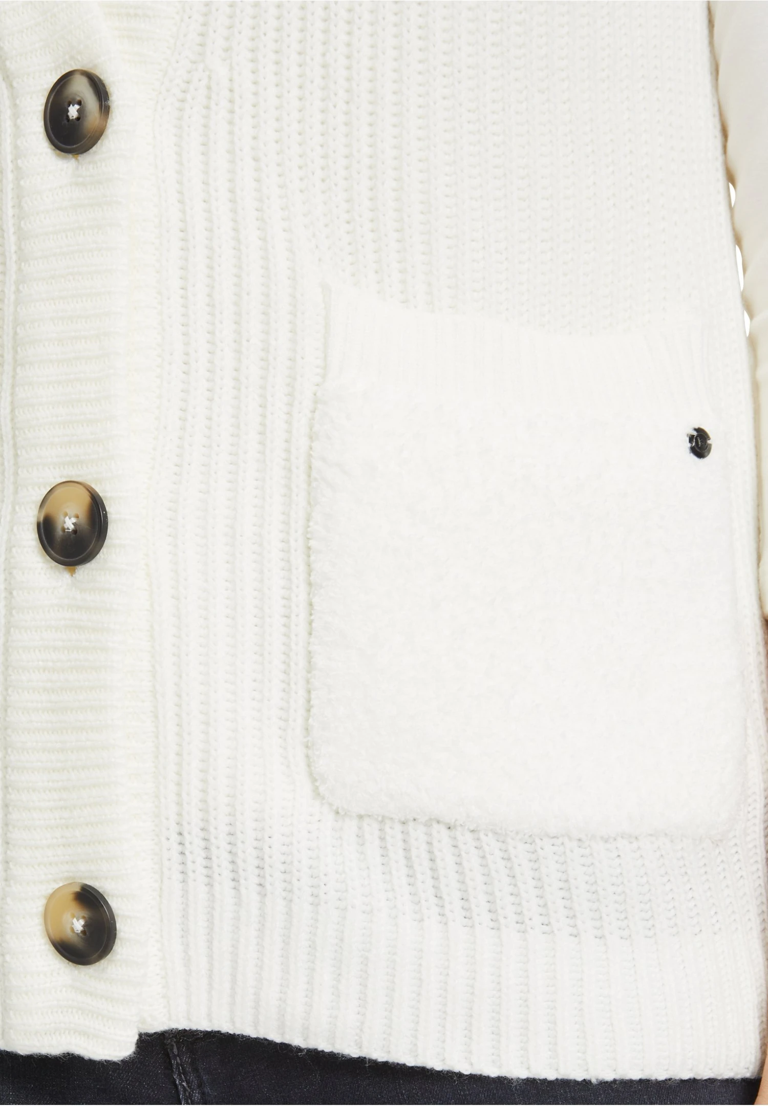 Betty & CoMIT KNOPFLEISTE - Kofta - Hellbeige 7 Betty & CoMIT KNOPFLEISTE - Kofta - Hellbeige - Bild 5