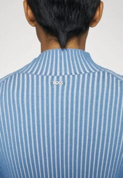 BOSSFADAR - Stickad Klänning - Open Miscellaneous 13 BOSSFADAR - Stickad Klänning - Open Miscellaneous -Vero Moda butik. b1d48e25c036415c8a69bbfe5b1b1307