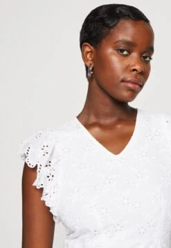 YASYASJENNA FRILL DRESS - Vardagsklänning - Star White 13 YASYASJENNA FRILL DRESS - Vardagsklänning - Star White -Vero Moda butik. b430534c3ba045e69182025cc5440bee