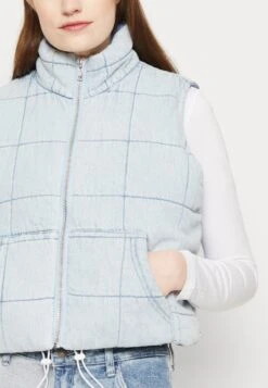 Guess OriginalsGO LANA REVERSIBLE VEST - Väst - Go Venice Light Wash 11 Guess OriginalsGO LANA REVERSIBLE VEST - Väst - Go Venice Light Wash -Vero Moda butik. bcae301306074e99bcbe7a480c10c131