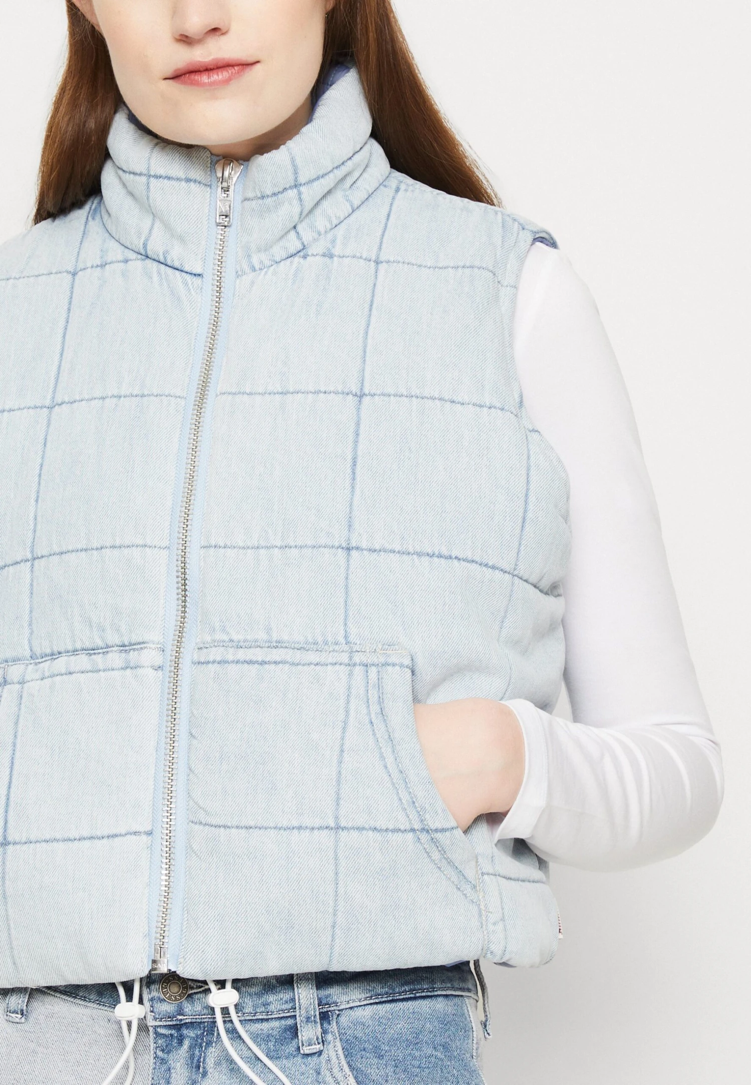 Guess OriginalsGO LANA REVERSIBLE VEST - Väst - Go Venice Light Wash 6 Guess OriginalsGO LANA REVERSIBLE VEST - Väst - Go Venice Light Wash - Bild 4