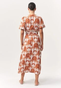 THE FATEDPROUD - Vardagsklänning - Tuscan Palms 10 THE FATEDPROUD - Vardagsklänning - Tuscan Palms -Vero Moda butik. c8a4f46c47904288807aa8dc6385f209