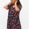 ZizziSHORT-SLEEVED WITH FLORAL PRINT - Vardagsklänning - Night Sky Red Flower 1 ZizziSHORT-SLEEVED WITH FLORAL PRINT - Vardagsklänning - Night Sky Red Flower -Vero Moda butik. cf3fb32a12e34f7e93445dd7cb6eb111