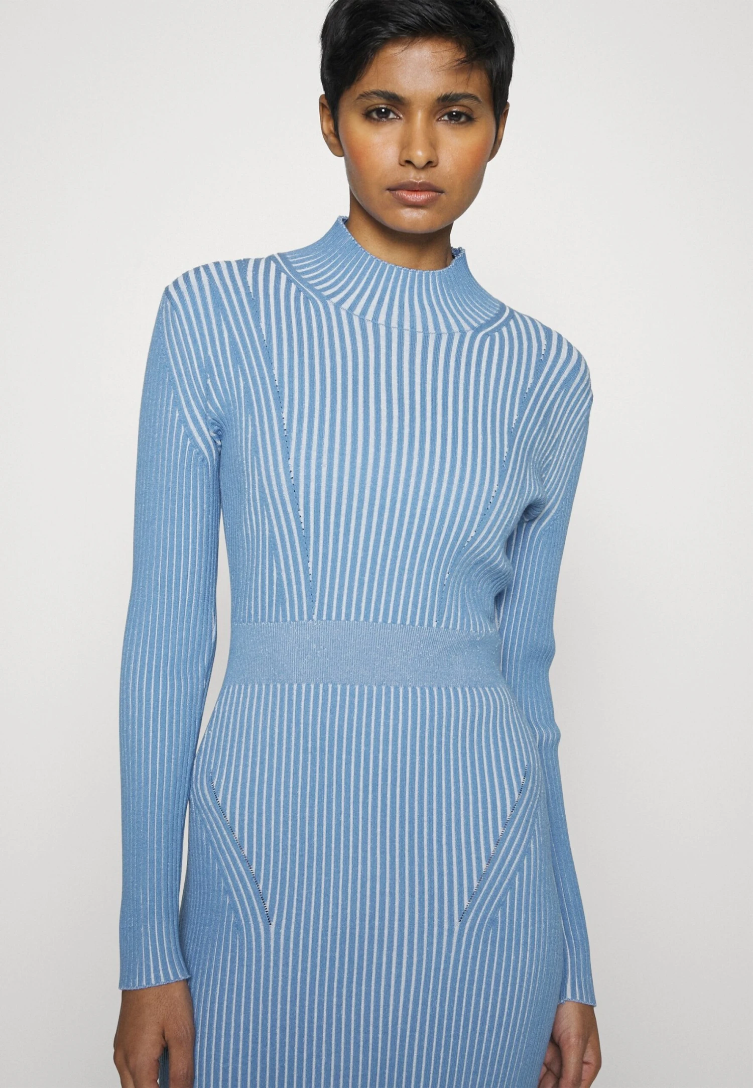 BOSSFADAR - Stickad Klänning - Open Miscellaneous 6 BOSSFADAR - Stickad Klänning - Open Miscellaneous - Bild 4