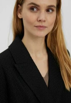 Vero ModaKort Kappa / Rock - Black -Vero Moda butik. eb11d60ab29546a7a0b620807ca26e97