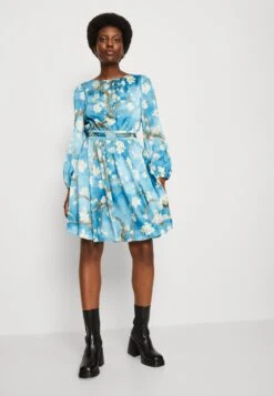 MARCIANO BY GUESSBLOSSOM DRESS - Cocktailklänning - Blue -Vero Moda butik. f1fea27990384cb99fa3c71461bc5b68