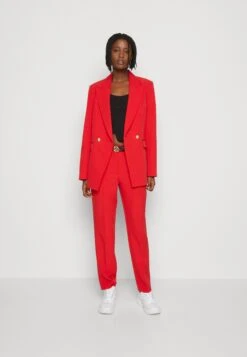 NIKKIENIRI - Blazer - Kiss 9 NIKKIENIRI - Blazer - Kiss -Vero Moda butik. f2bec1edafb54c75ac63967fd70b5a2e