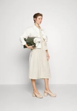 SUMMERY CopenhagenJOSEFINE LIGHT - Vardagsklänning - Whisper White -Vero Moda butik. f6dea491b269404f970d339d1c31de7d